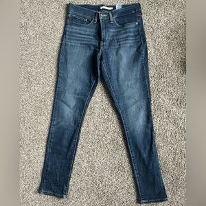 311 shaping skinny Levi jeans